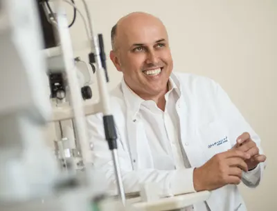 dr Piotr Gołębiowski - specjalista chorób oczu